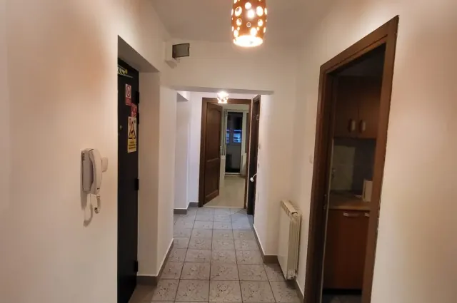 Apartament 3 camere de vânzare – zonă foarte centrală, Otopeni, fotografia 4