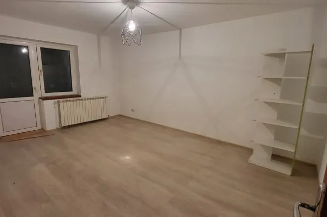 Apartament 3 camere de vânzare – zonă foarte centrală, Otopeni, fotografia 2