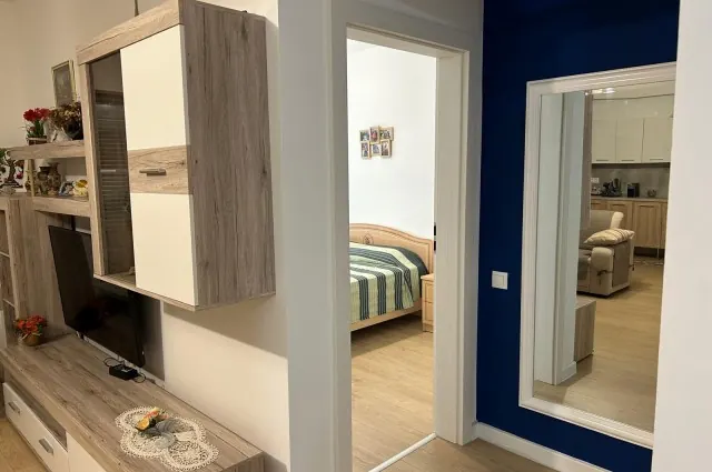 Apartament cochet de 2 camere,de vânzare în Tunari | Loc de parcare inclus | Bloc curat și îngrijit, fotografia 3
