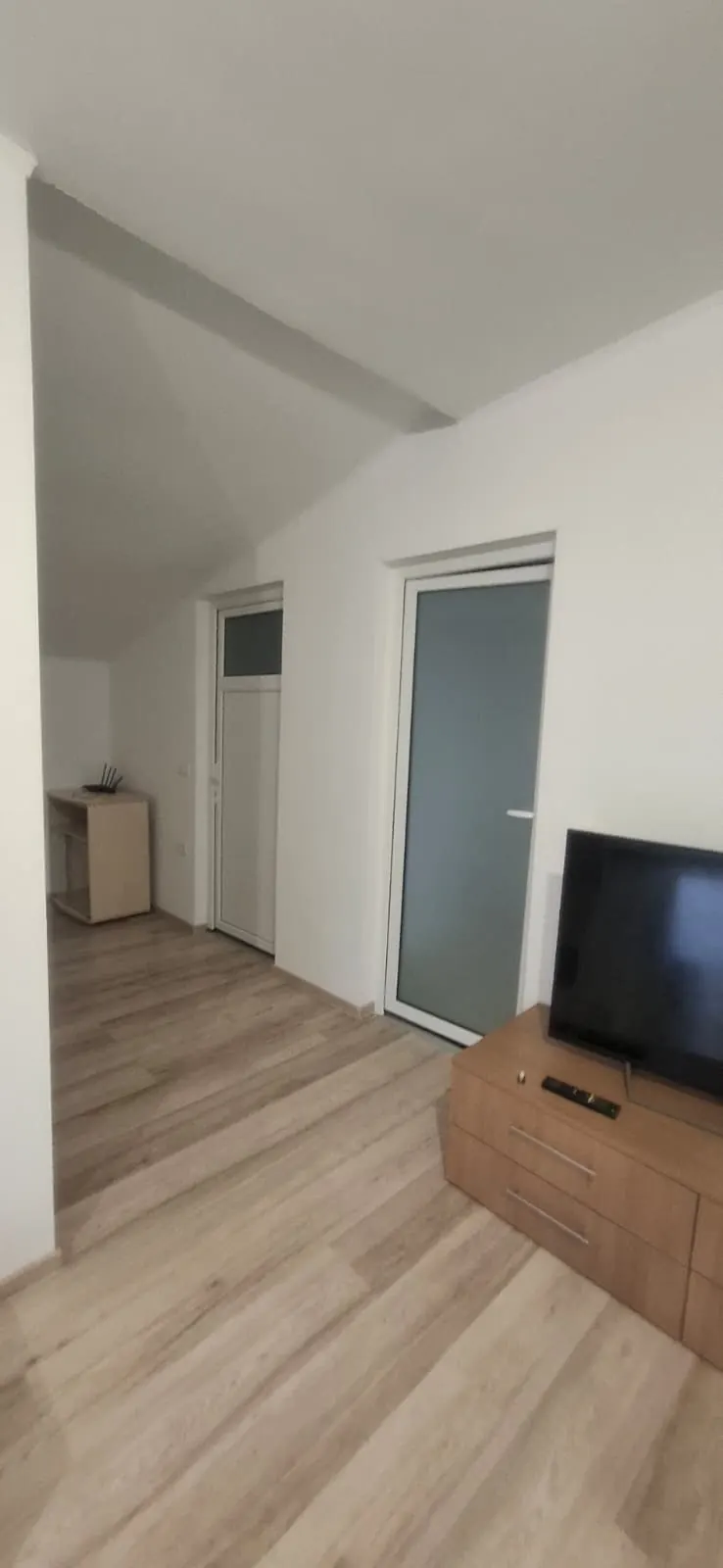 Apartament cu 2 camere de închiriat în vilă – Tunari, fotografia 5
