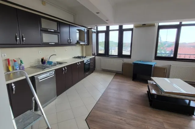 Apartament spațios cu 3 camere de vânzare în Otopeni-bine compartimentat, fotografia 3