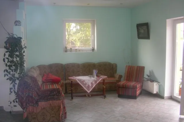 De vânzare casă P+1 tip duplex în Otopeni, Strada Oituz, zonă centrală, fotografia 3