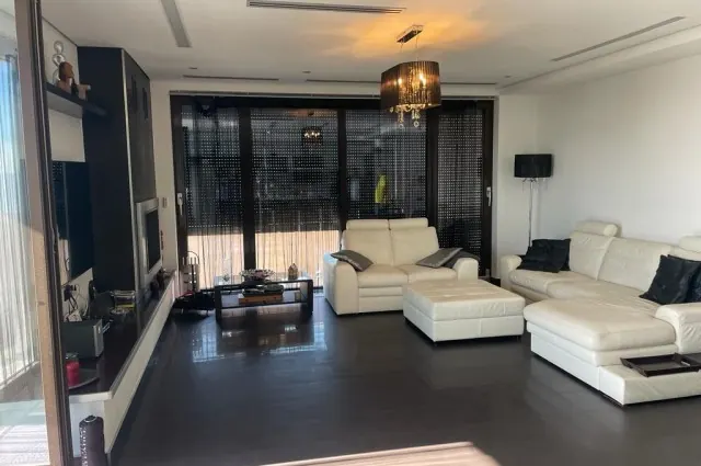 Penthouse Spectaculos în Otopeni Cu Sistem de Degivrare pentru Terasă, fotografia 2